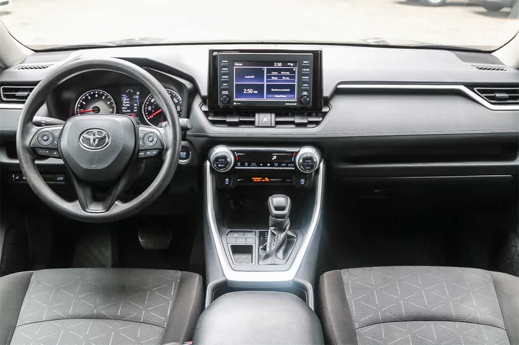 2022 Toyota RAV4 XLE 12