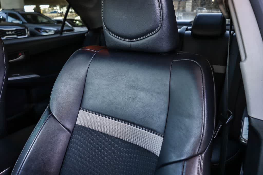 Thumbnail: 2013 Toyota Camry - 27