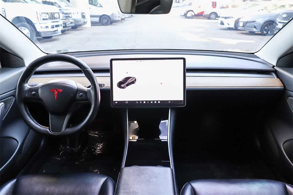 Thumbnail: 2018 Tesla Model 3 - 12