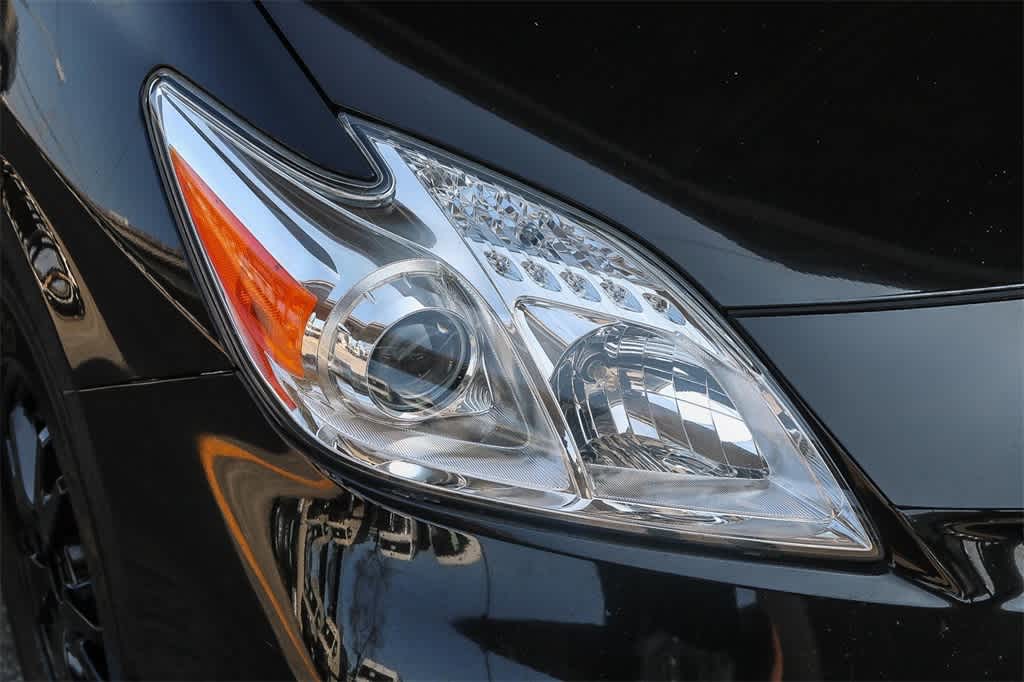 Thumbnail: 2015 Toyota Prius - 4