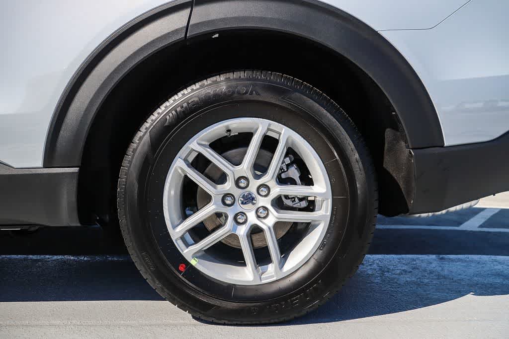 Thumbnail: 2026 Ford Explorer - 10