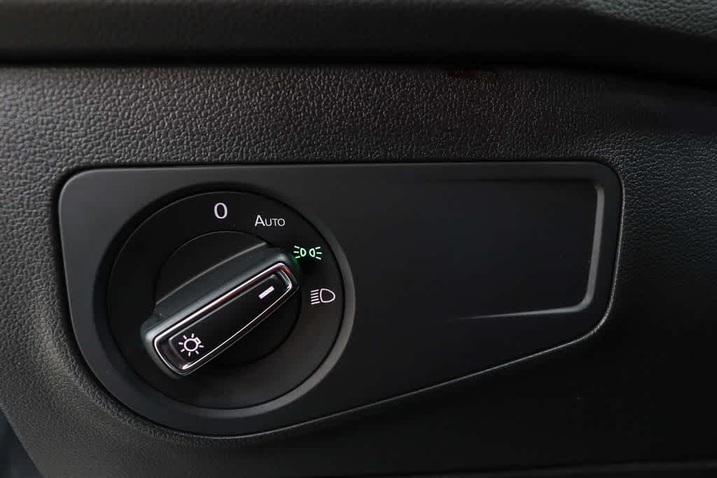 Thumbnail: 2023 Volkswagen Tiguan - 24