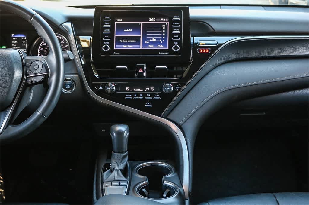 Thumbnail: 2022 Toyota Camry - 14