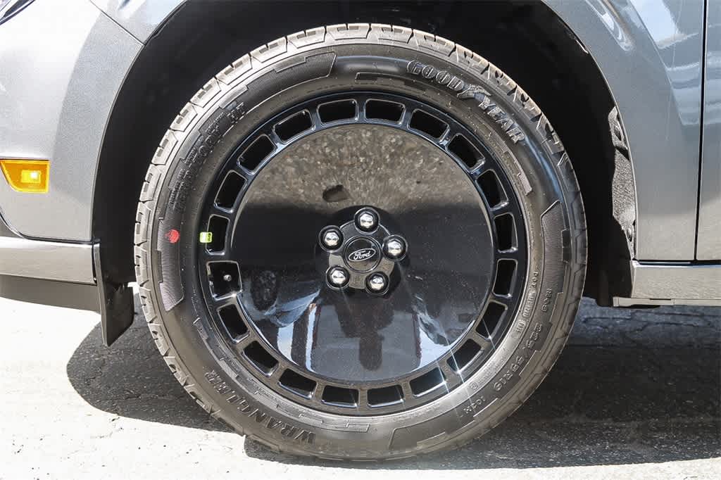 2025 Ford Maverick Lobo Standard