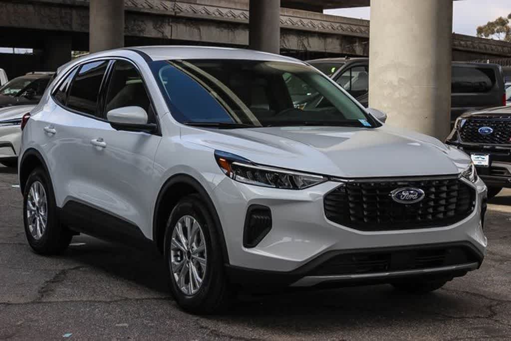 Thumbnail: 2024 Ford Escape - 3