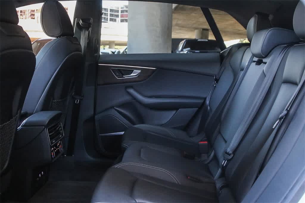 Thumbnail: 2019 Audi Q8 - 19