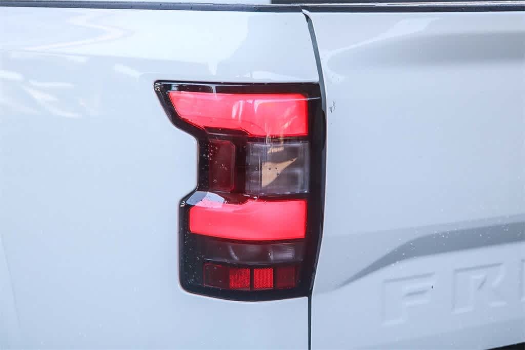 Thumbnail: 2023 Nissan Frontier - 9