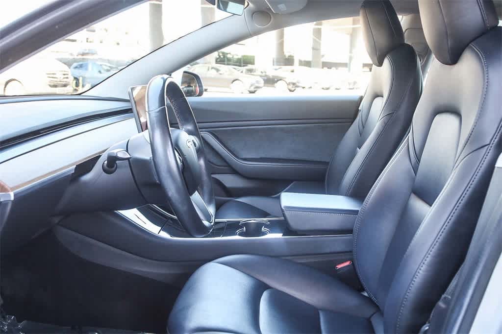 Thumbnail: 2018 Tesla Model 3 - 17