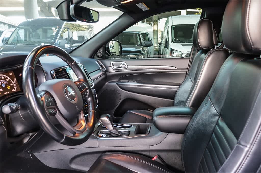 Thumbnail: 2020 Jeep Grand Cherokee - 17