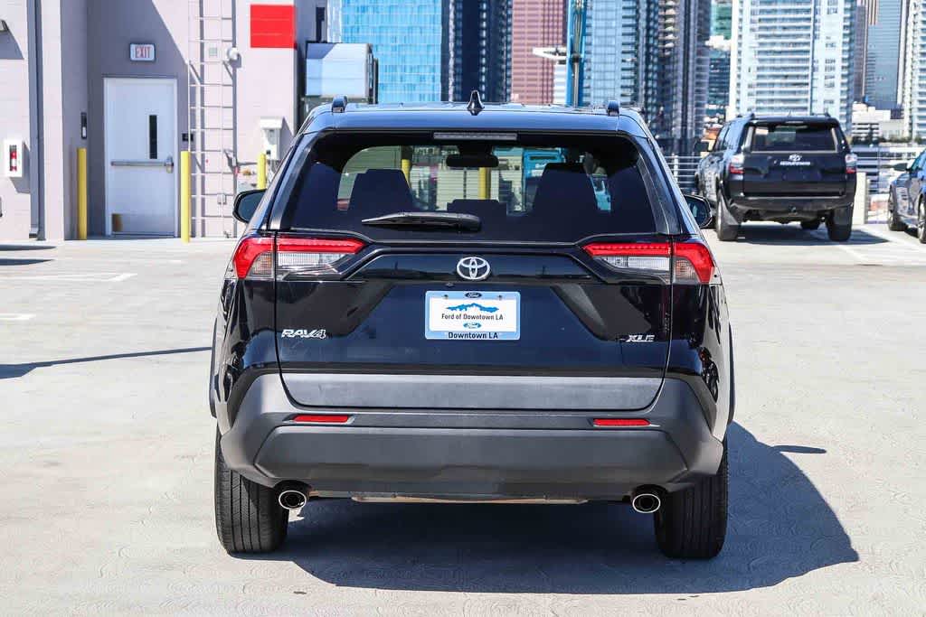 Thumbnail: 2021 Toyota RAV4 - 4