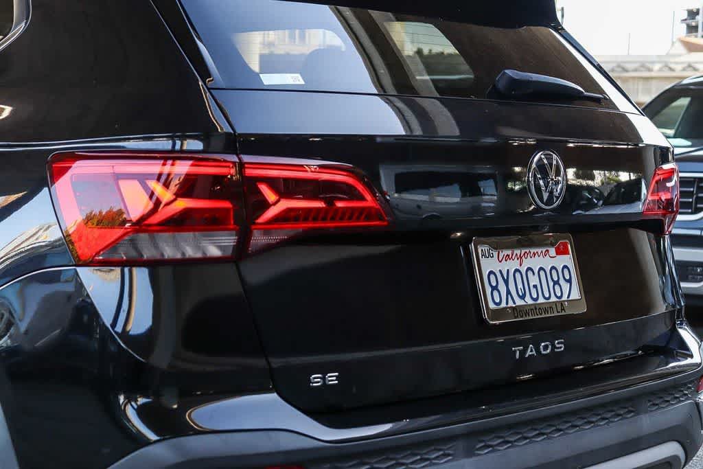 Thumbnail: 2022 Volkswagen Taos - 10