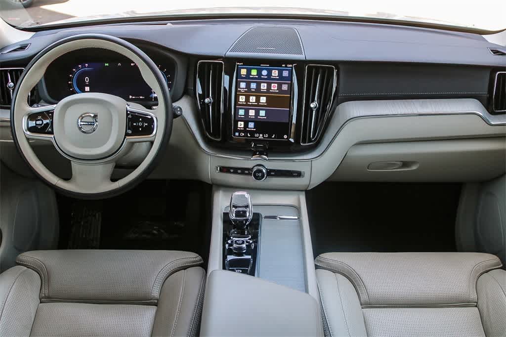 Thumbnail: 2024 Volvo XC60 - 12