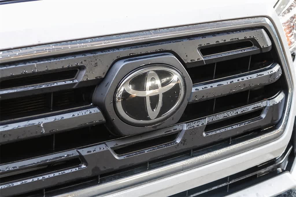 Thumbnail: 2019 Toyota Tacoma - 5