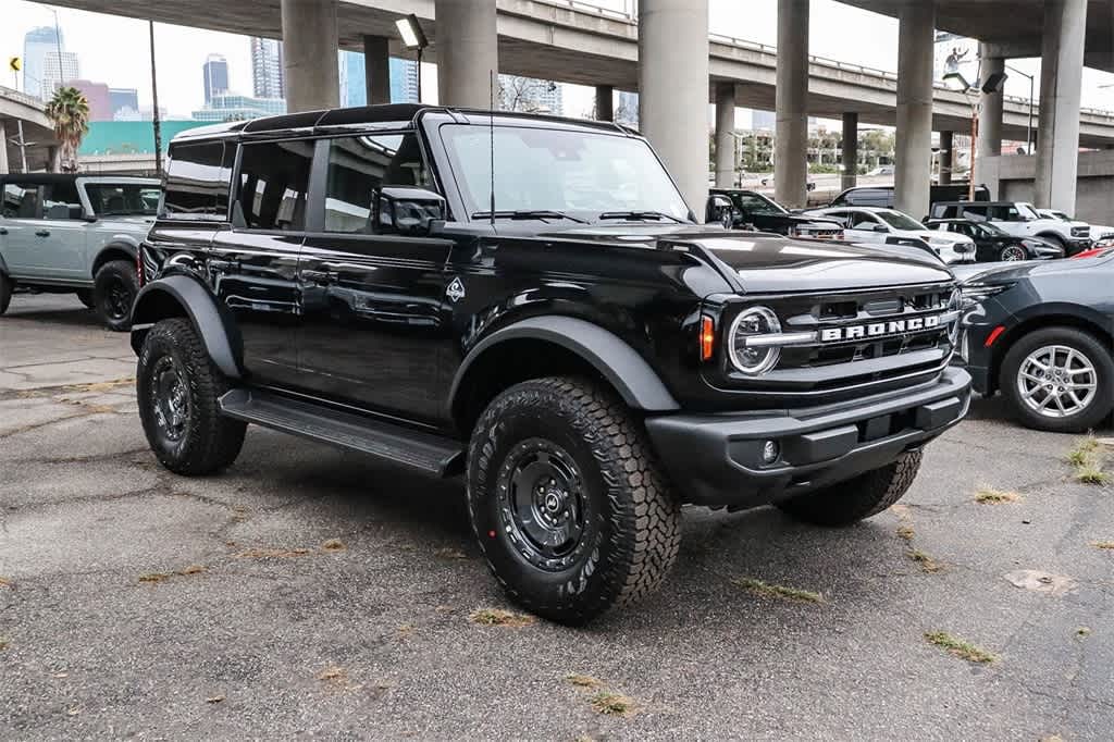 New 2025 Ford Bronco Outer Banks SUV