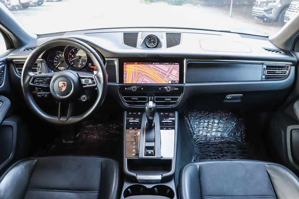 Thumbnail: 2024 Porsche Macan - 11