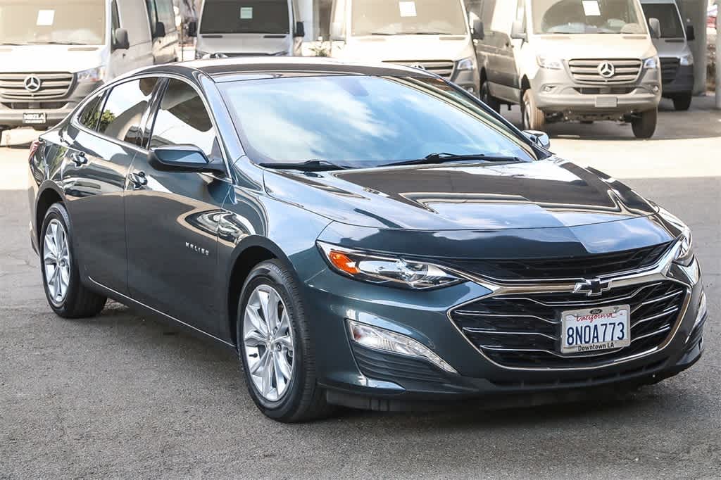 Thumbnail: 2020 Chevrolet Malibu - 3