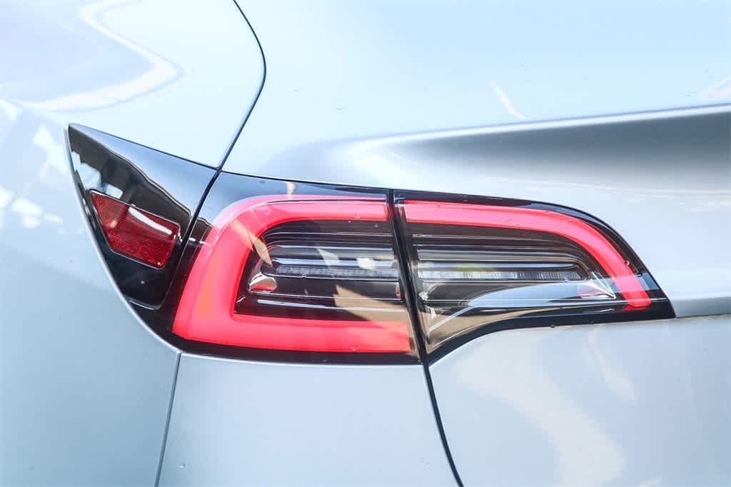 Thumbnail: 2018 Tesla Model 3 - 9