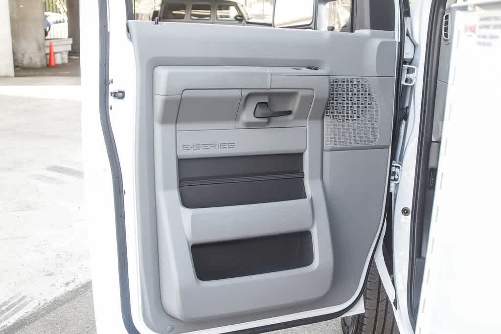 2026 Ford E-Series Cutaway Base - Photo 30