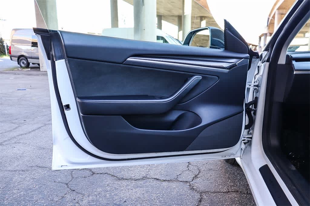 Thumbnail: 2021 Tesla Model 3 - 21