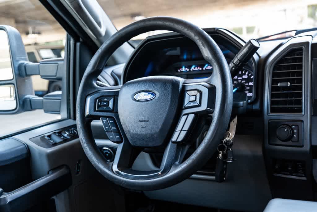 2020 Ford F-350 Super Duty Chassis Cab XL - Photo 16