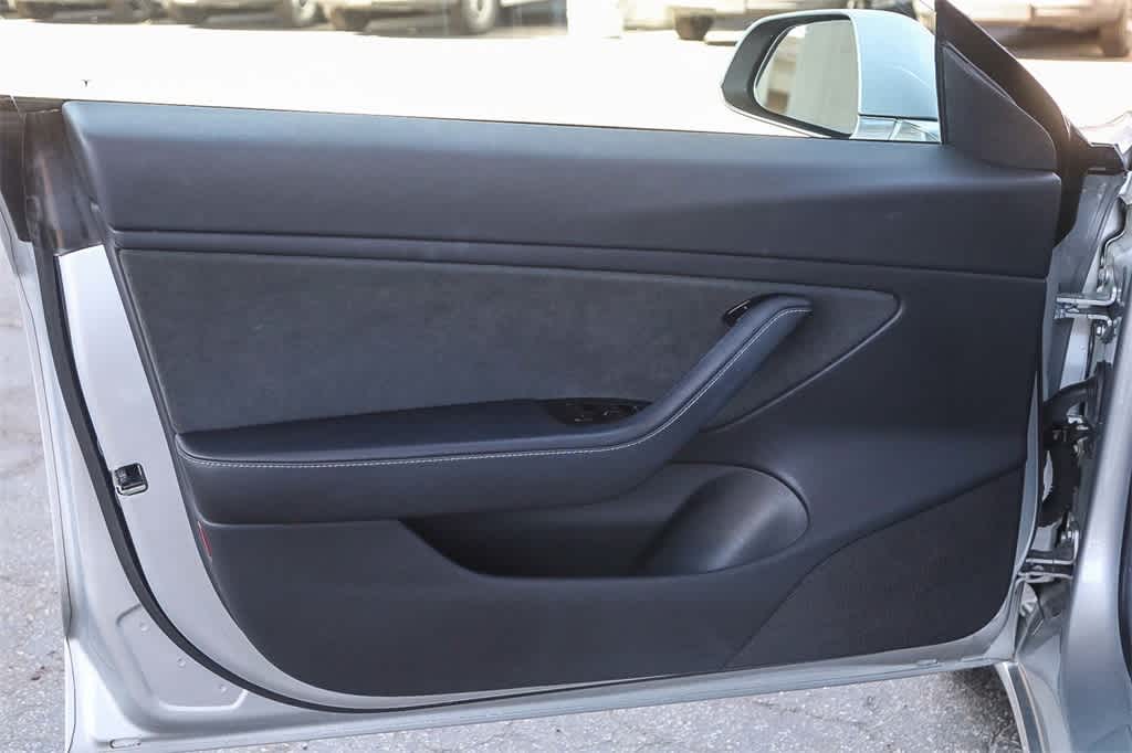 Thumbnail: 2018 Tesla Model 3 - 21
