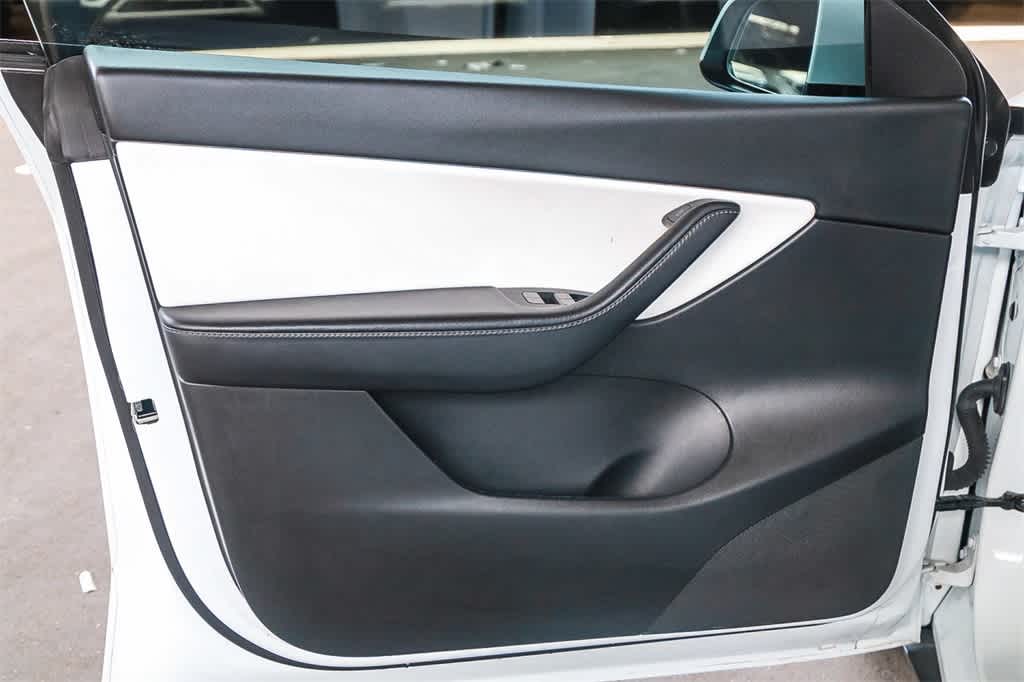 Thumbnail: 2022 Tesla Model Y - 22