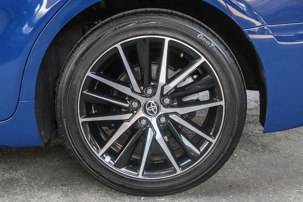 Thumbnail: 2023 Toyota Camry - 10