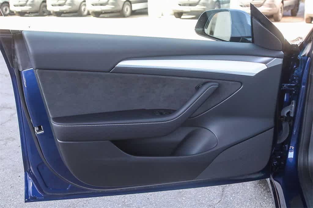 Thumbnail: 2023 Tesla Model 3 - 21