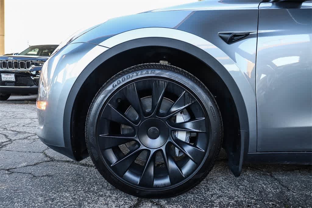 Thumbnail: 2025 Tesla Model Y - 11