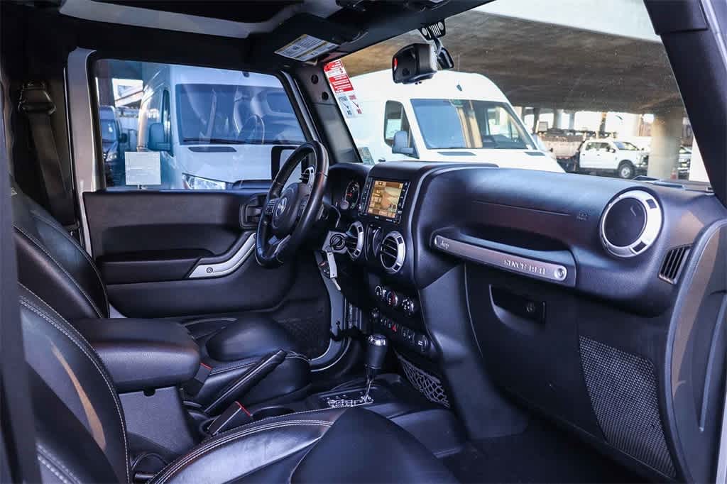 Thumbnail: 2016 Jeep Wrangler - 12