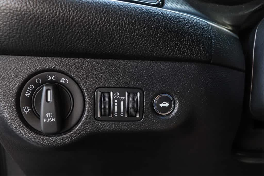 Thumbnail: 2015 Dodge Challenger - 24