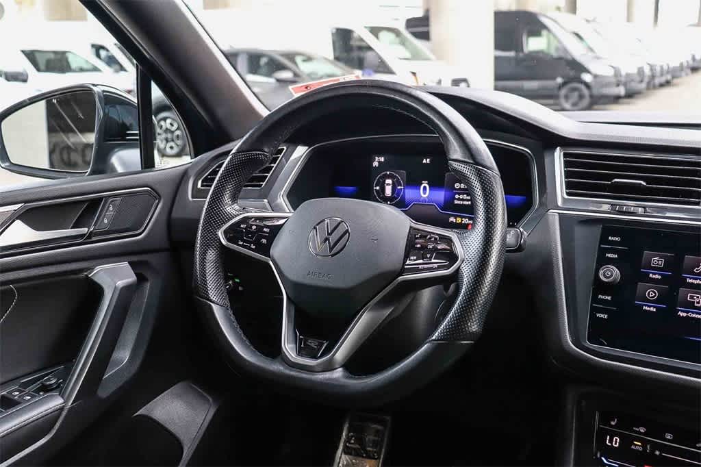 Thumbnail: 2023 Volkswagen Tiguan - 16