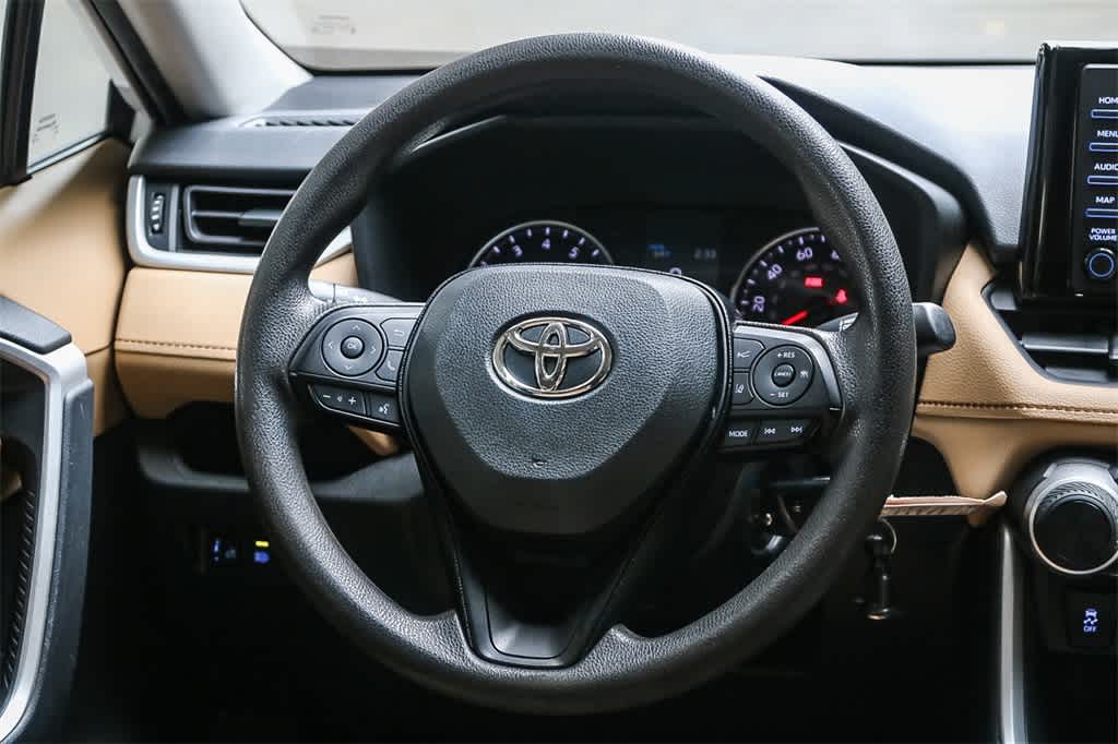 2021 Toyota RAV4 LE 15