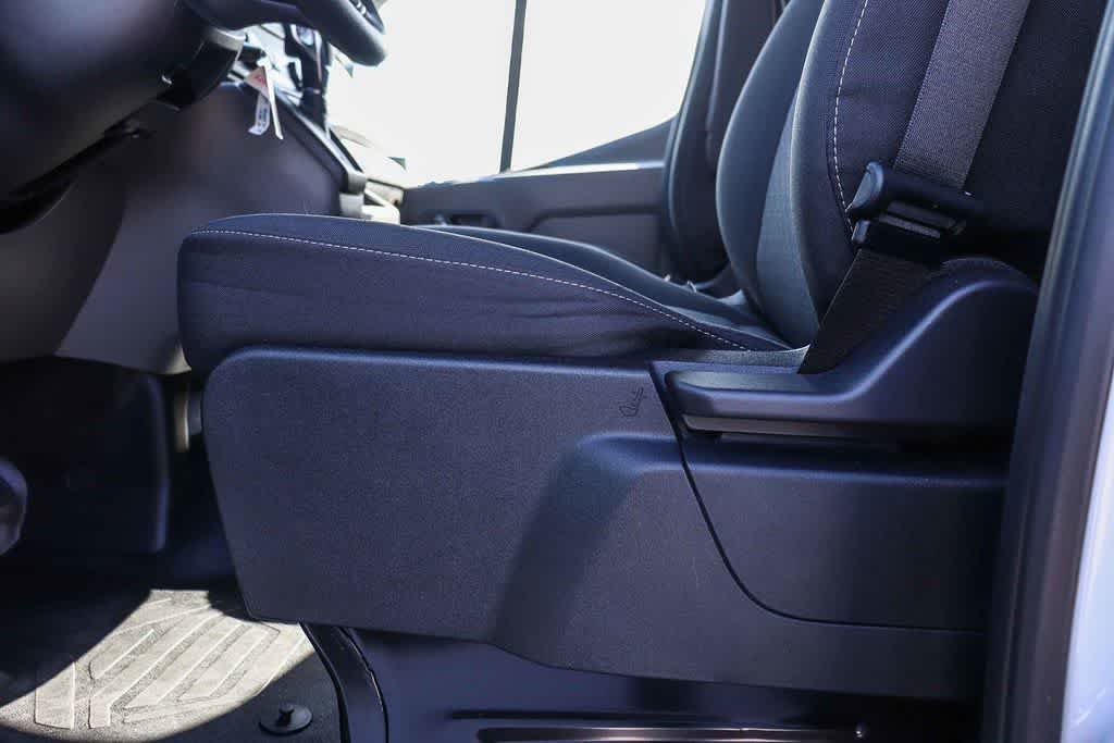 Thumbnail: 2023 Ford Econoline - 22