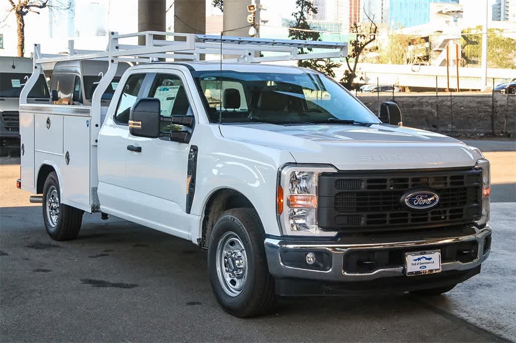 2025 Ford F-250 XL photo 3