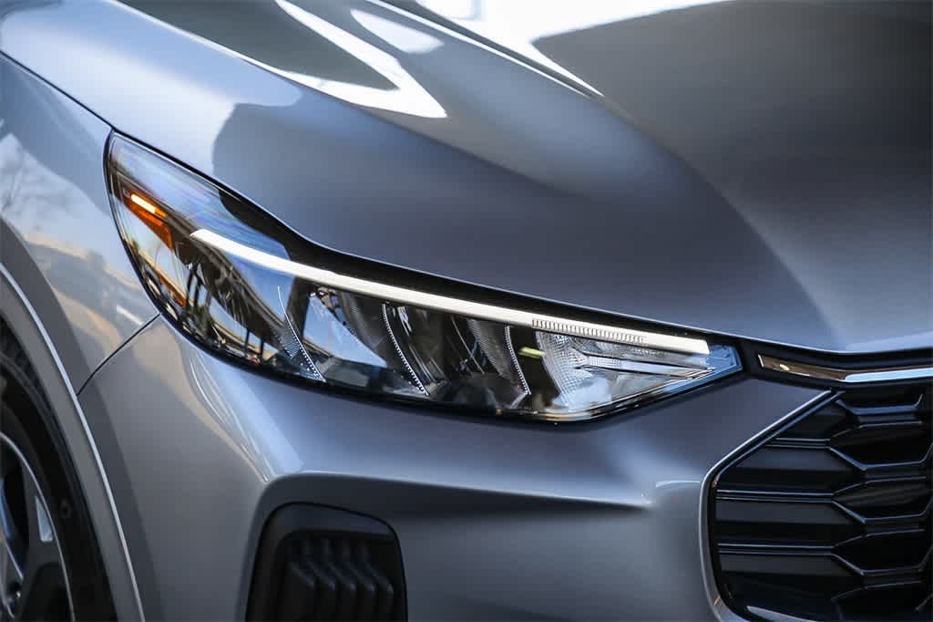 2024 Ford Escape ST-Line photo 3