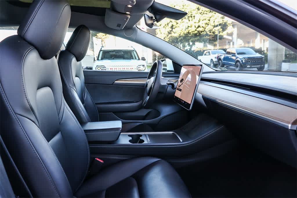 Thumbnail: 2021 Tesla Model 3 - 15