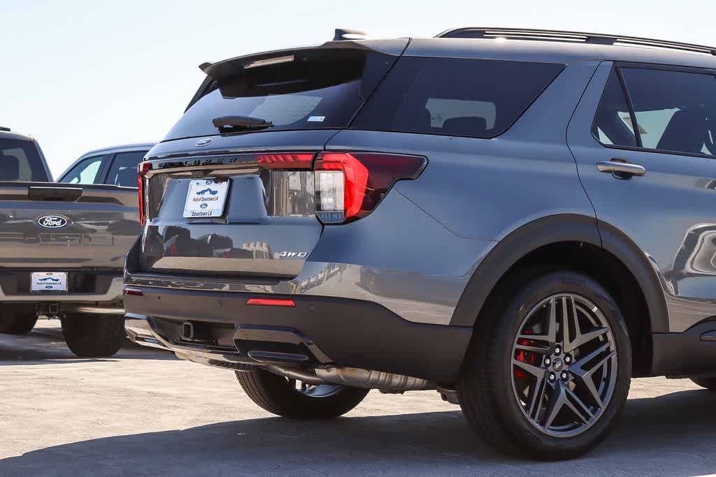 Thumbnail: 2025 Ford Explorer - 8