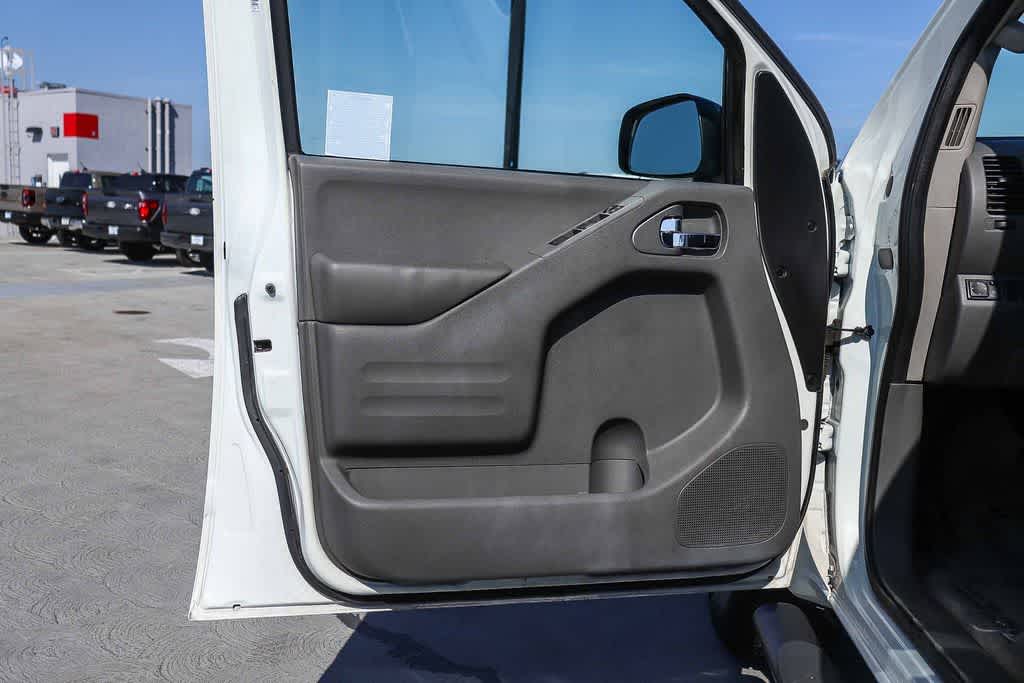 Thumbnail: 2015 Nissan Frontier - 20