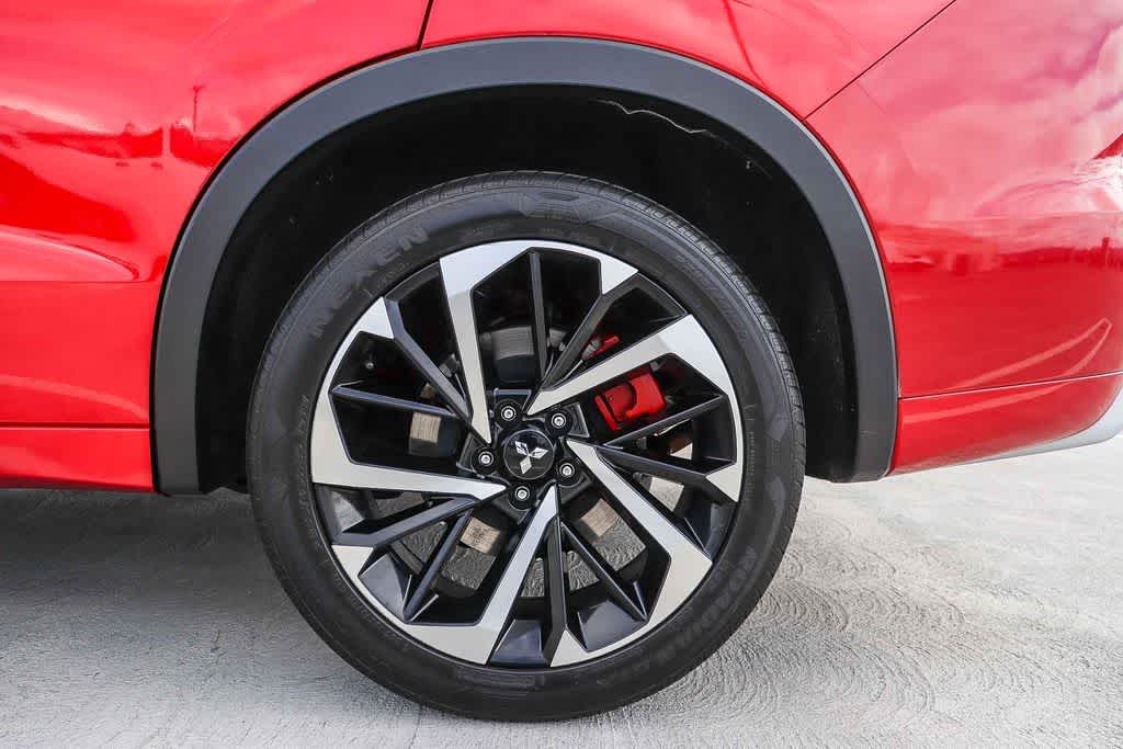 Thumbnail: 2023 Mitsubishi Outlander - 10