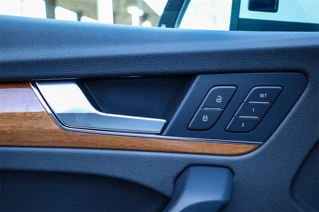 Thumbnail: 2023 Audi Q5 - 24