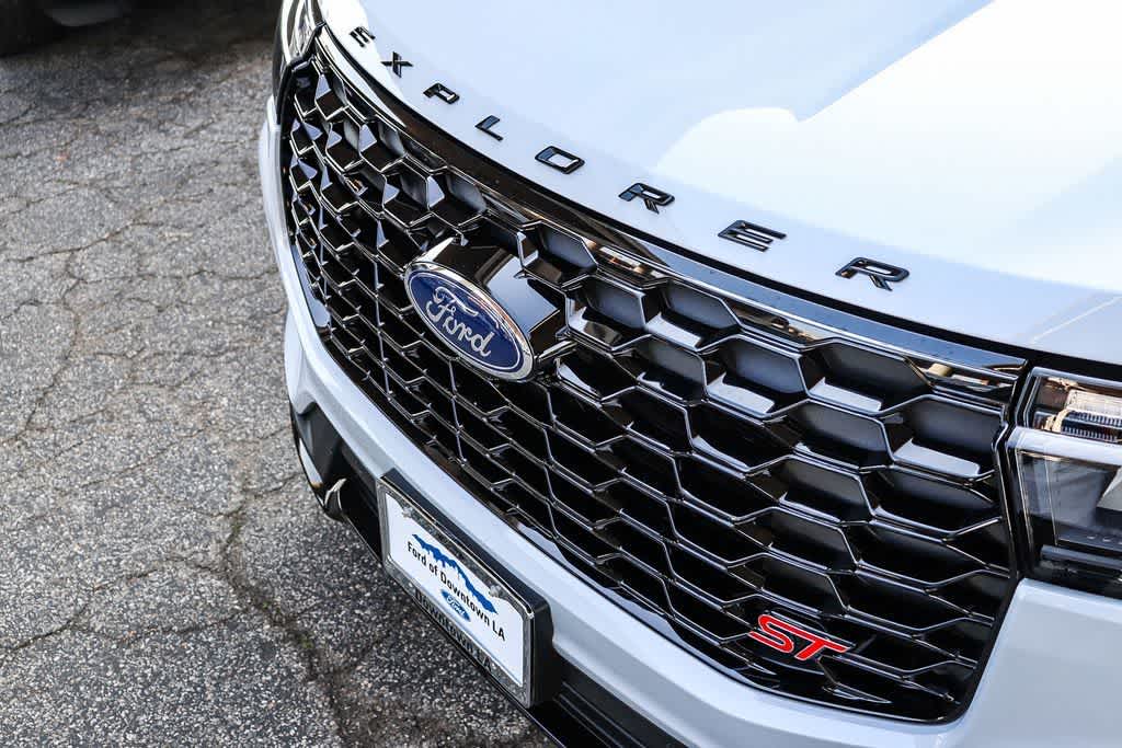 Thumbnail: 2026 Ford Explorer - 9
