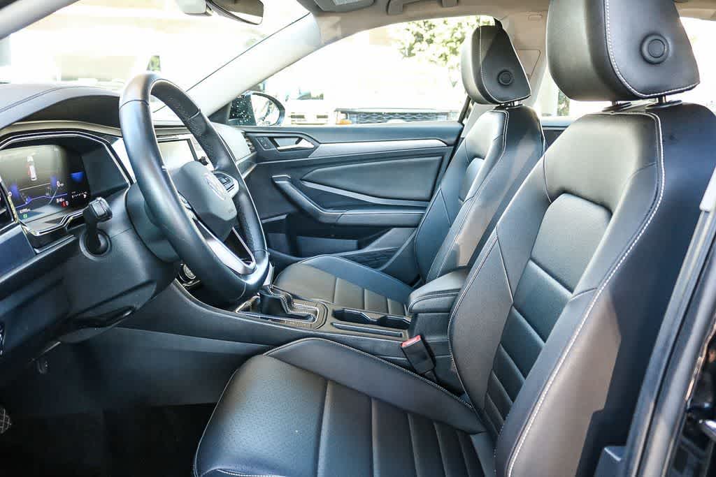 Thumbnail: 2024 Volkswagen Jetta - 18