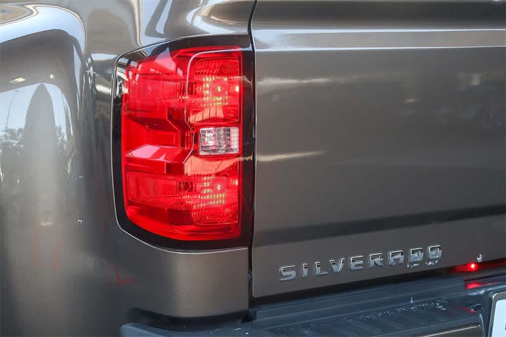 Thumbnail: 2015 Chevrolet Silverado 3500 - 9