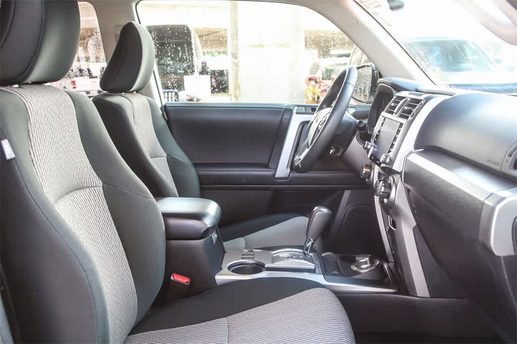 Thumbnail: 2022 Toyota 4Runner - 18