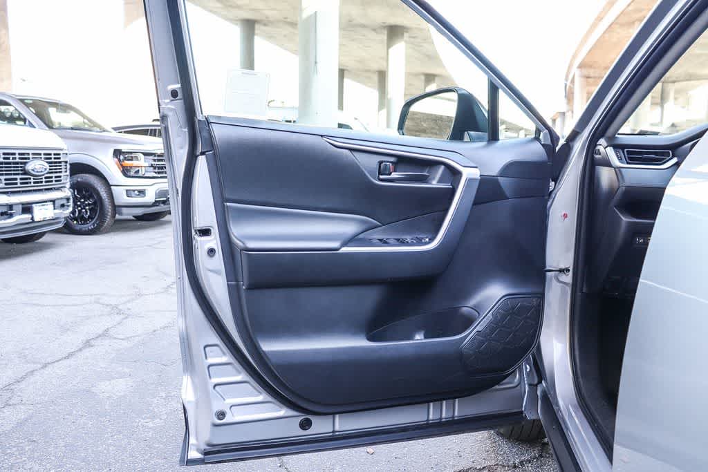 Thumbnail: 2024 Toyota RAV4 - 21