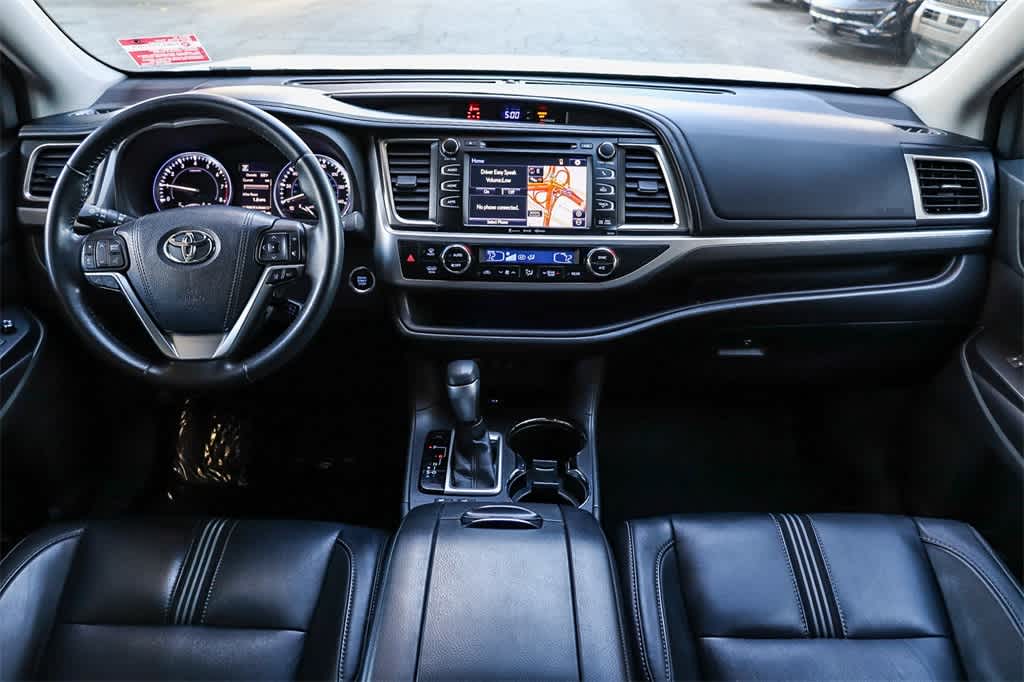 Thumbnail: 2017 Toyota Highlander - 12