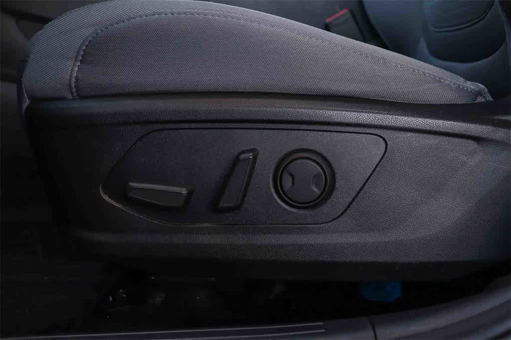 Thumbnail: 2023 Hyundai Santa Cruz - 19