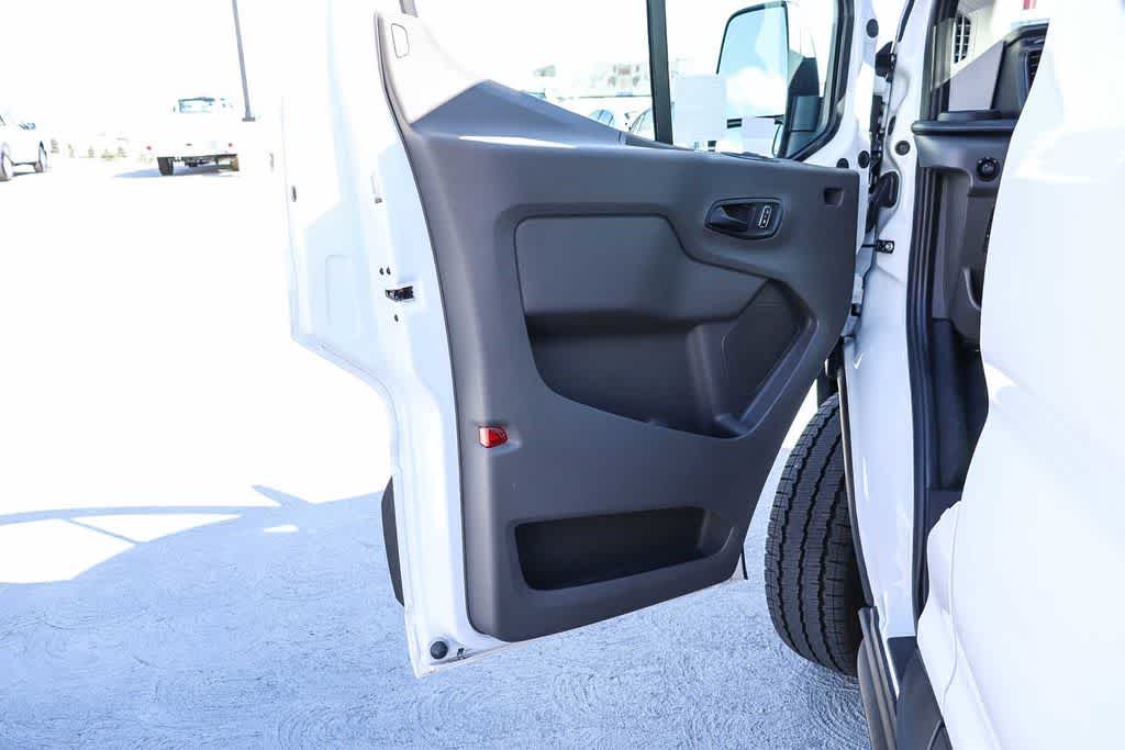 Thumbnail: 2023 Ford Econoline - 23