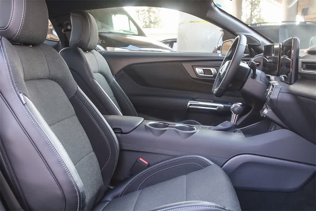 Thumbnail: 2025 Ford Mustang - 15